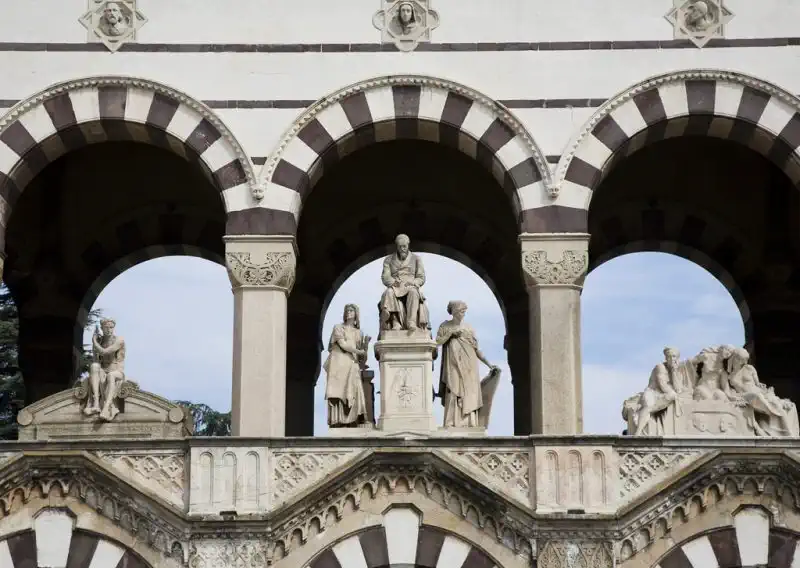 Монументальное кладбище Турина: место упокоения известных людей