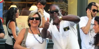 Флешмоб в Италии в Турине фигура на месте замри Флешмоб в Италии - Турин "Freeze Time" - фигура на месте замри.