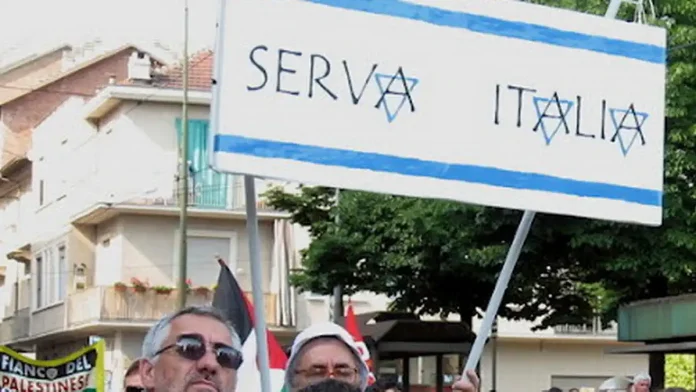 Манифестация палестинцев по улицам Турина, просят бойкотировать участие Израиля на книжной ярмарке в 2008 году, смотреть фото и видео
