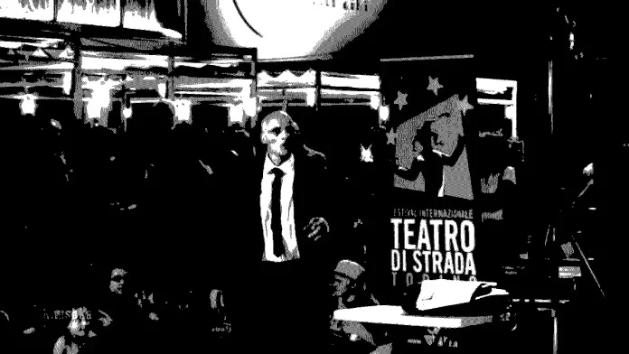  Фестиваль уличного театра в Турине