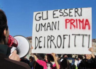 Возмущенные Турина вышли на площадь -Indignati