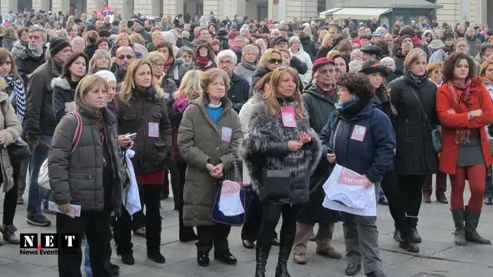 Большой протест феминисток Турина