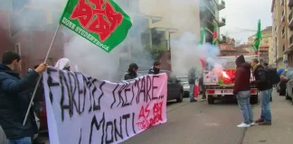 Студенты Турина вышли на улицы, чтобы потребовать перемен Протест студентов в городе Турин Италия Пьемонт