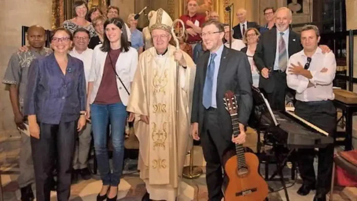 Архиепископ Турина приветствует верующих разных культур