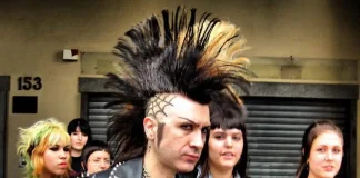 Неформалы в Италии: фотографии хиппи, панков и других субкультур в Турине Италия - Неформалы Турин смотреть фотографии