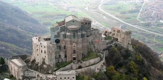 Открытие Сакра ди Сан Микеле: Загадочное Аббатство с Лестницей Мертвых в ТуринеАббатство Аббатство Сакра ди Сан Микеле
