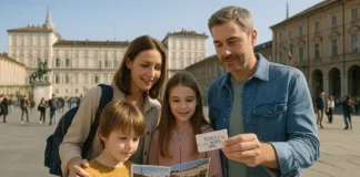 Годовой абонемент в музеи Турина — Torino + Piemonte Card Туристическая карта Torino + Piemonte Card для музеев Турина и Пьемонта Крупный план карты Torino + Piemonte Card на фоне путеводителя по музеям Турина и Пьемонта, символизирующей выгодный доступ к достопримечательностям региона.