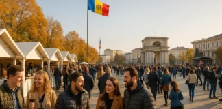 Кишинёв в кадре: праздник вина, уличные танцы и видео из Молдовы Праздник вина на центральной площади Кишинёва с людьми, павильонами и флагами
