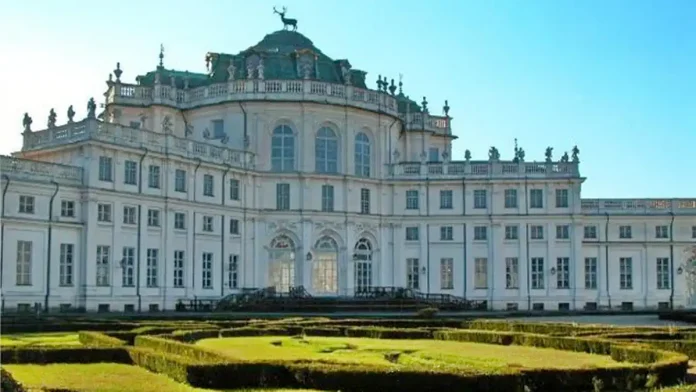 Охотничий замок Ступиниджи Турин, дворец савойских монархов