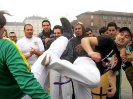 Фотографии и видео бразильской капоэйры в Турине