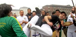Капоэйра в Турине: фото и видео, Две школы Capoeira на площади Кастелло Фотографии и видео бразильской капоэйры в Турине