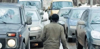 Цыгане из Румынии: обман на итальянских дорогах В Турине задержан гражданин Румынии обманывающий водителей.