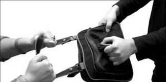 90-летняя итальянка спрятала свои деньги в бюстгальтер и обманула разбойника в Турине Синьора избежала кражи в Турине спрятав деньги в бюстгальтер