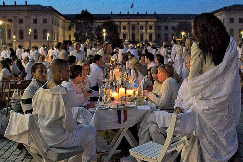 Cena in bianco Torino Ужин в белом