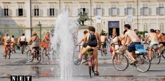 Велонудисты в Италии организовали массовую поездку по Турину Голый велопробег в Италии, нудисты в Турине