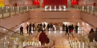 Турин в августе неделя без метро в вечернее время Турин в августе неделя без метро в вечернее время