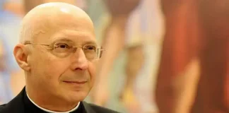 Турин нет быстрым разводам, нет однополым бракам Новый кардинал Турина высказал мнению о семье и гей браках.