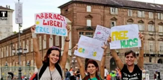 Turin Italy Free Hugs Torino Italia Abbracci Gratis Бесплатные объятия в Турине: как изменилась культура человечности за 12 лет