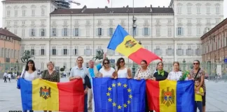 Празднование в Турине: Молдаване радуются подписанию ассоциации с ЕС moldoveni-torino-acordul_UE
