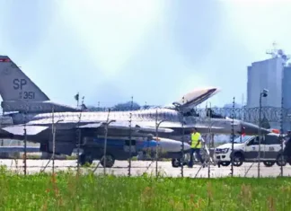 Аэропорт Турина временно закрыт после аварийной посадки истребителя США В аэропорту Турина экстренно