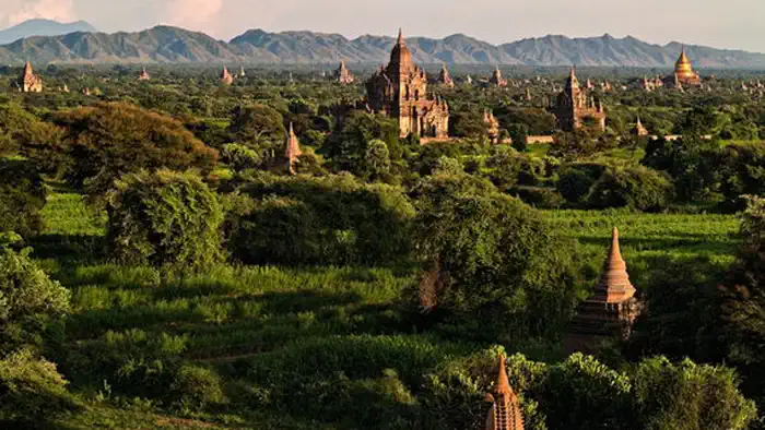 Паган (или Баган) — древняя столица одноимённого царства на территории современной Мьянмы