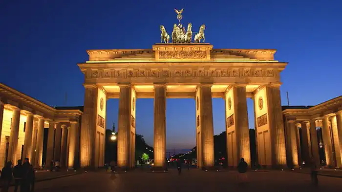 Берлин – столица Германии, крупнейший город этой страны