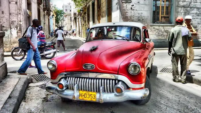 Гавана — столица Республики Куба, политический, экономический и культурный центр страны, административный центр провинции Гавана.