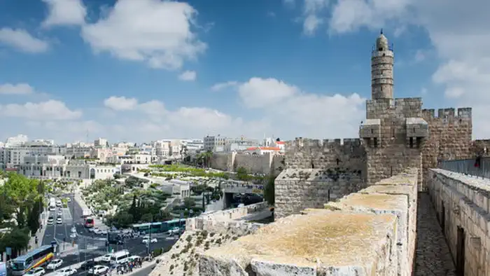 Как Израиль, так и Палестина официально считают Иерусалим  столицей