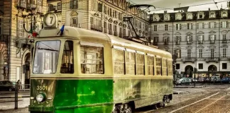 Избегайте туристических толп: 18 неинтересных мест в Турине Трамвай Турин общественный транспорт