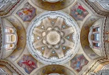 Церковь святого Лаврентия Турин — Сан Лоренцо Церковь святого Лаврентия Турин первая церковь, в которой располагалась Плащаница