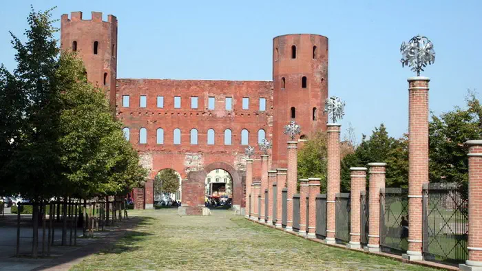 Porta Palatina - Палатинские Ворота важная историческая достопримечательность