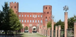 Знаковое сооружение: Палатинские ворота в Турине Достопримечательности Турина Порта Палатино