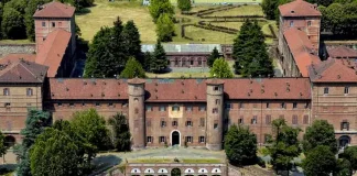 Замок Монкальери в Турине: впечатляющая крепость с видом на город Замок Монкальери в Турине дворцы Италии