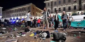 Паника и давка на площади Сан Карло привели к тысячам раненых в Турине Ложная тревога бомбы в Турине, тысячи раненых при созданной панике и давке.