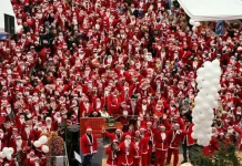 Уникальное событие: Парад Дедов Морозов пройдет в итальянском Турине Рождественский парад Дедов Морозов и Снегурочек в Турине