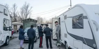 Проведение операции по пресечению незаконной деятельности цыганской группировки в Турине Полицейская операция против цыган в Турине