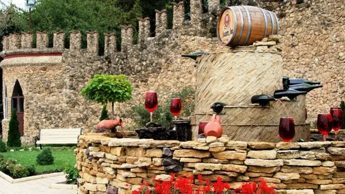 Бесплатный винный фонтан в Италии: новый способ погружения в местную культуру