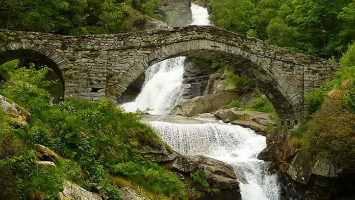 Водопады на севере Италии - Водопад Фондо север Италии