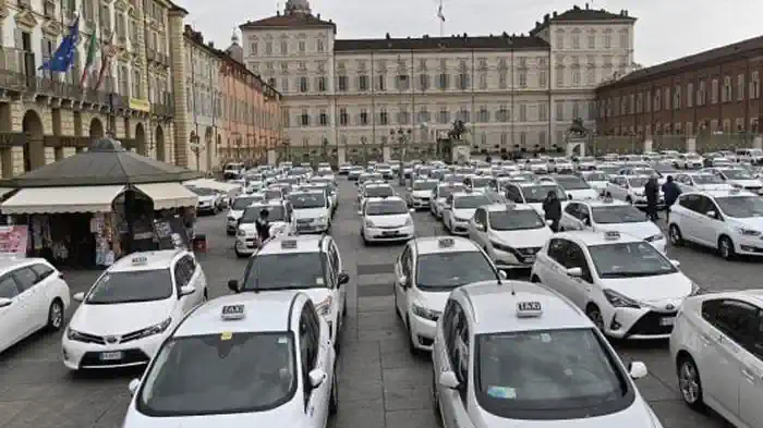 Забастовка такси в Турине