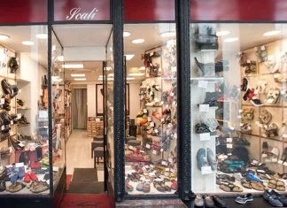 В Турине выписали штраф за рекламу на половике Владельцу магазина в Турине выписали штраф за рекламу на коврике