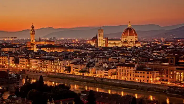 Флоренция в топ 10 городов Италии