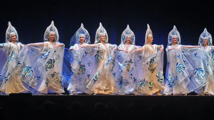 Узнайте все о захватывающем танцевальном шоу Гжель в Италии! Погрузитесь в мир российской культуры и насладитесь яркими выступлениями в Турине.