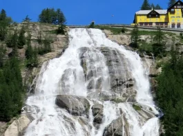 Водопад в Пьемонте Тосе, самый красивый на севере Италии и один из самых высоких в Европе
