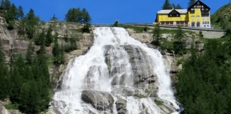 Водопад Точе: Откройте для Себя Великолепие Высочайшего Водопада Пьемонта и Италии Водопад в Пьемонте Тосе, самый красивый на севере Италии и один из самых высоких в Европе