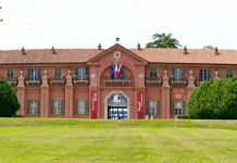 Борго Кастелло замок в парке Ла Мандрия Борго Кастелло поместье Савойской династии в парке Ла Мандрия