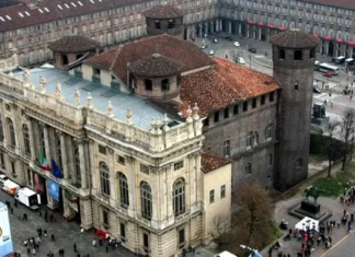 Главные мероприятия Турина — календарь событий по сезонам и что было в 2023 Главная площадь Турина Кастелло Основные мероприятия Турин 2023 год