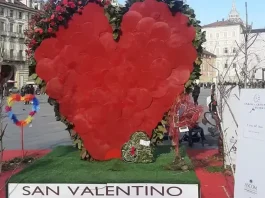 День Валентина в Турине, продавцы просят праздновать всю неделю