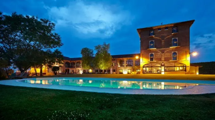 Tenuta Montemagno Relais & Вина от Монтеманьо ТОП 20 СПА отелей Пьемонта вблизи Турина