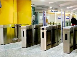 Новые высокие турникеты в метро Турина