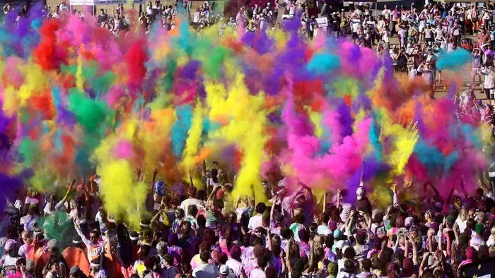 The Color Run Turin Italy 2014 Цветной марафон в Италии - Как это работает